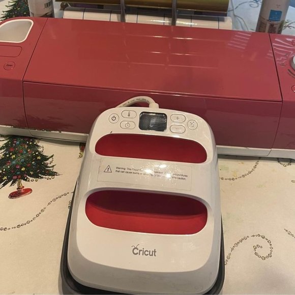 Cricut explore air 2 and easy press